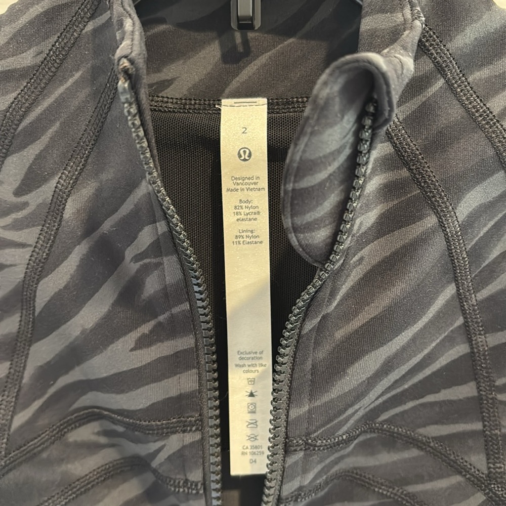 Lululemon Define Jacket - Picture 2 of 3
